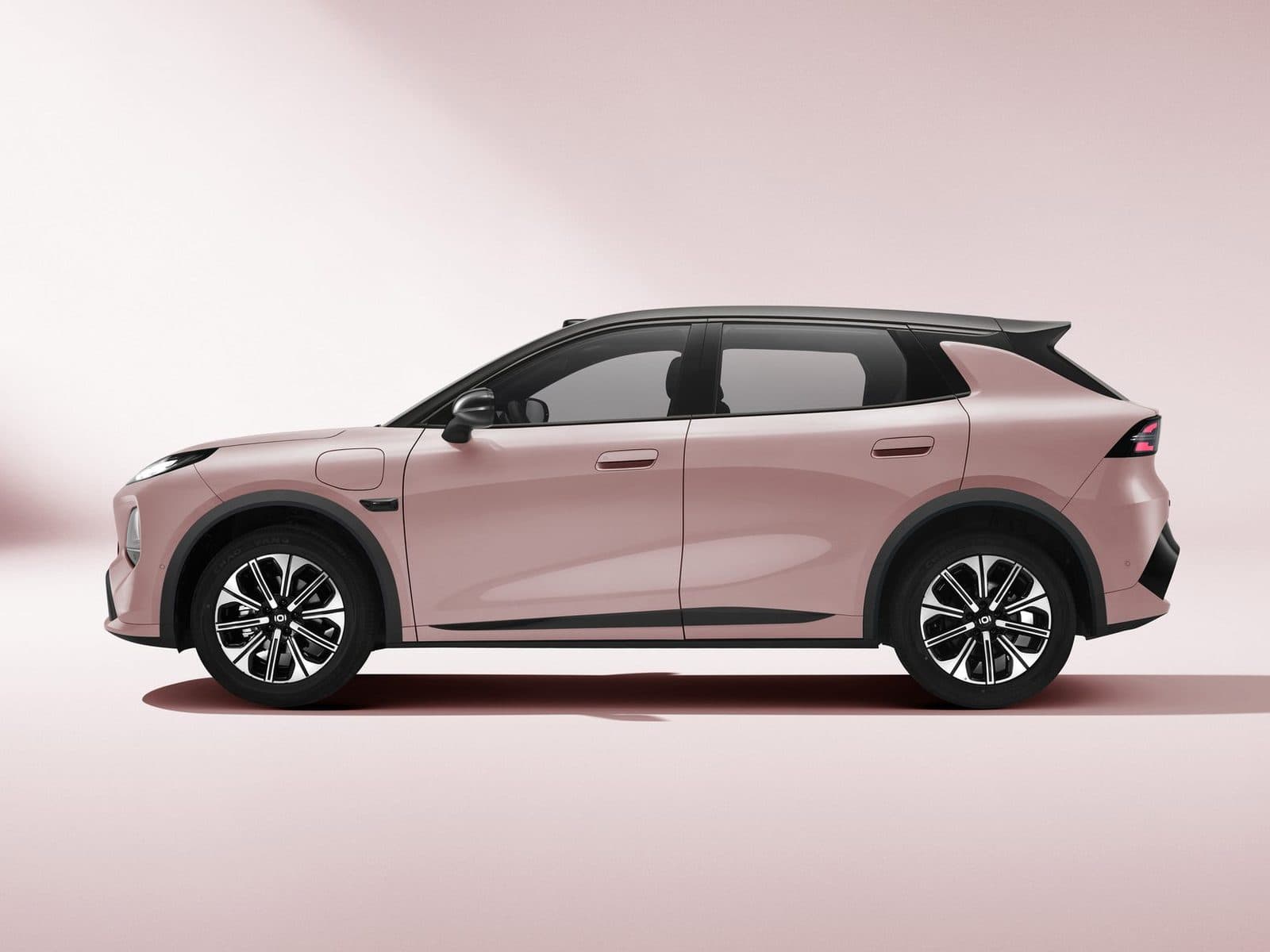 2026 Changan NEVO Q05 — Compact SUV, exterior (for export)