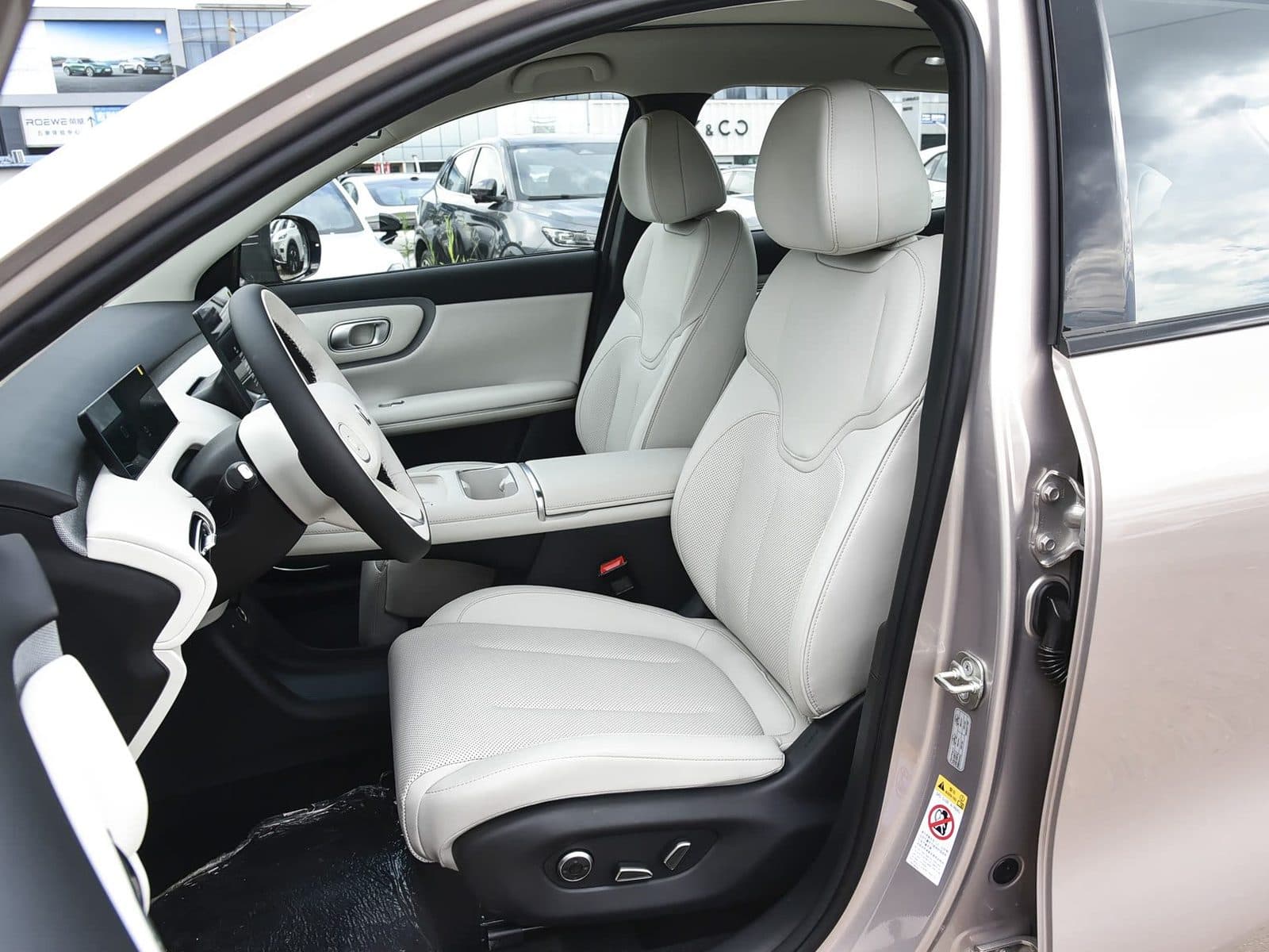 2026 Changan NEVO Q05 — Compact SUV, interior 2 (for export)