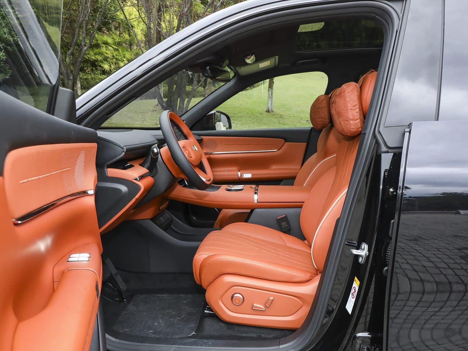 2025 Changan NEVO Q07 — Midsize SUV, interior 2 (for export)